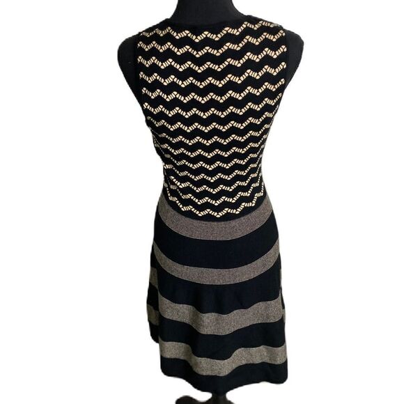 #181 CECE by CYNTHIA STEEFE Knit Sleeveless Dress - Picture 3 of 5